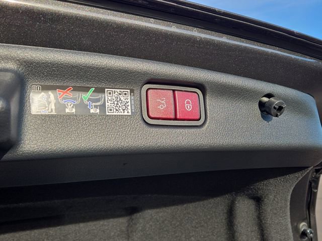 New 2026 Mercedes-Benz C 300 4MATIC Sedan image 30