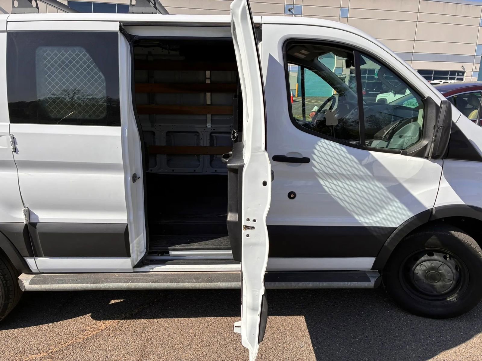 Used 2018 Ford Transit 250 130 Low Roof w/ Exterior Upgrade Package image 22