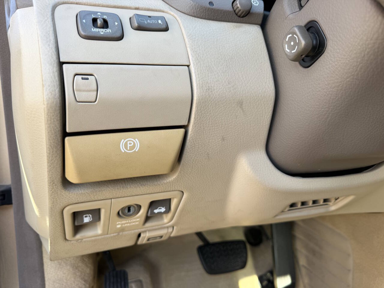 Used 2002 Lexus LS 430 RWD image 36