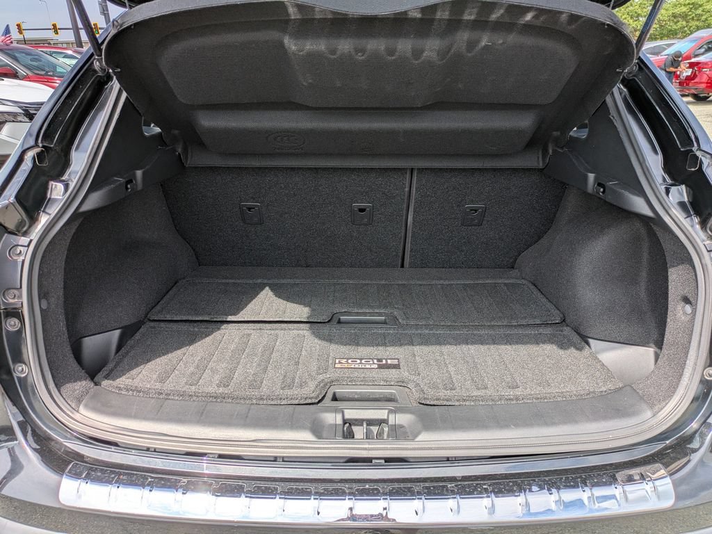 Used 2018 Nissan Rogue Sport SL w/ SL Premium Package FWD image 14
