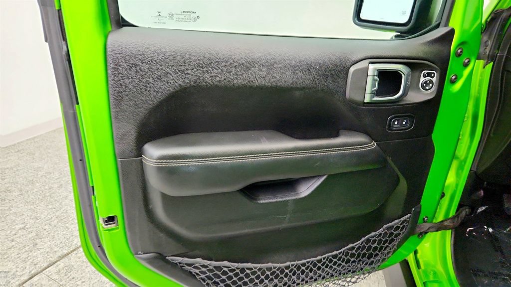 Used 2019 Jeep Wrangler Unlimited Sahara AWD/4WD image 11