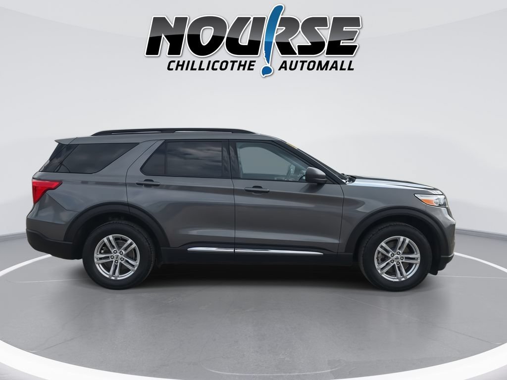 Used 2023 Ford Explorer XLT AWD/4WD image 9