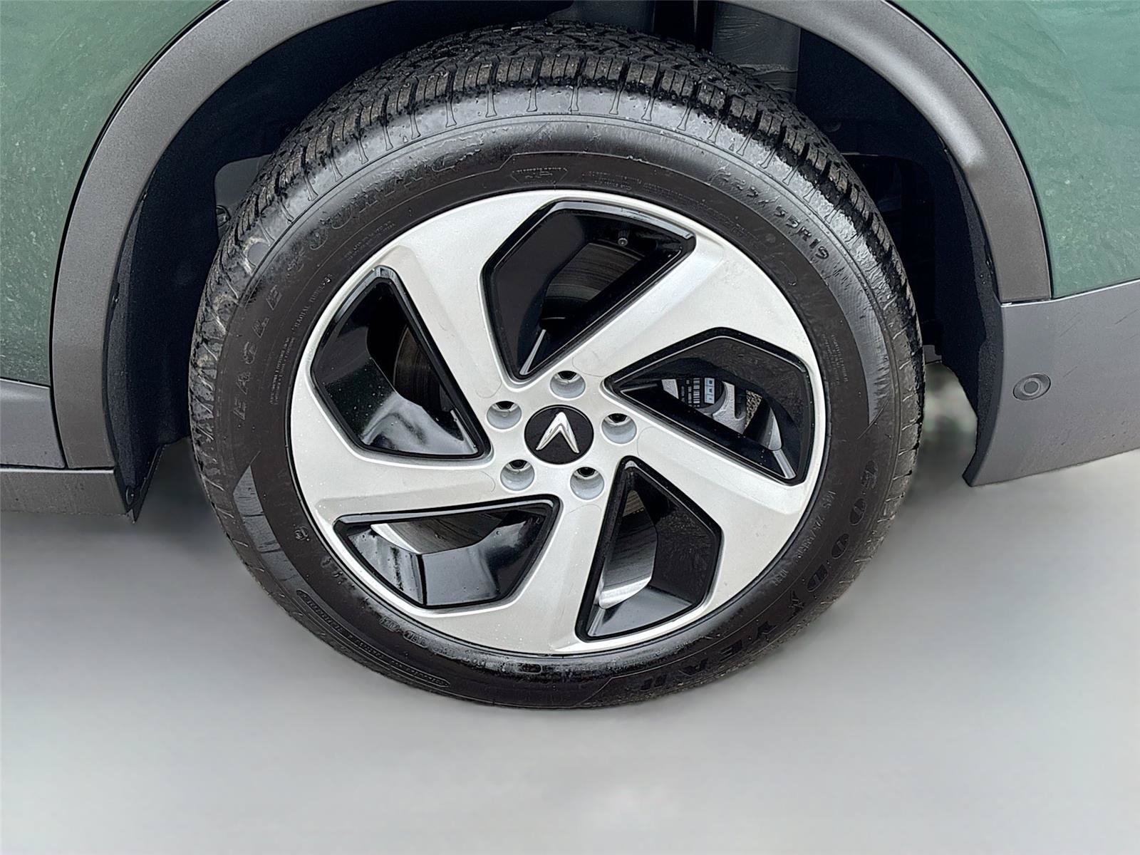 New 2025 VinFast VF 8 Eco AWD/4WD image 30