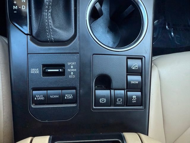 Used 2023 Toyota Highlander XLE image 10