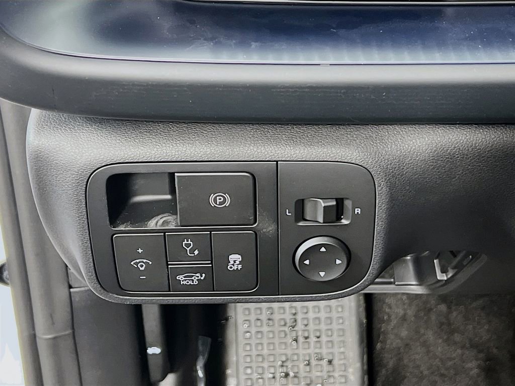 New 2025 Hyundai Ioniq 6 SE AWD/4WD image 9