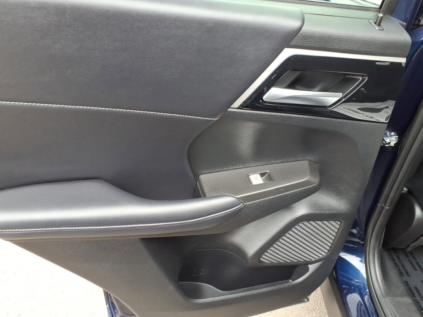 Used 2024 Mitsubishi Outlander SE image 9