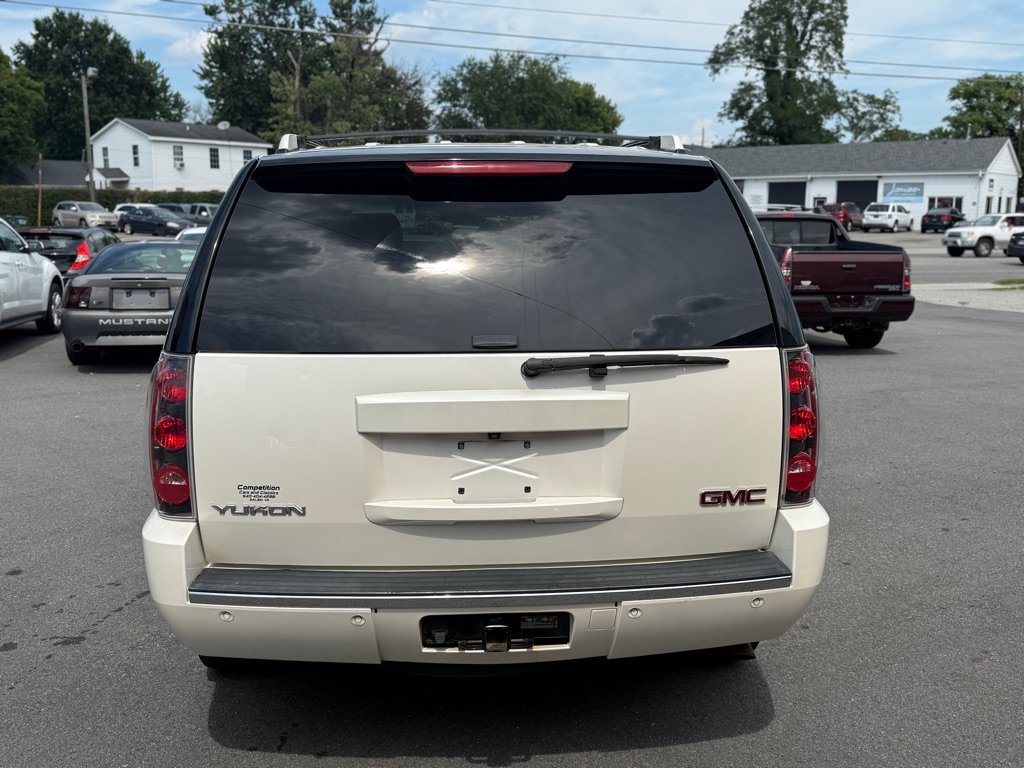 Used 2013 GMC Yukon Denali AWD/4WD image 6