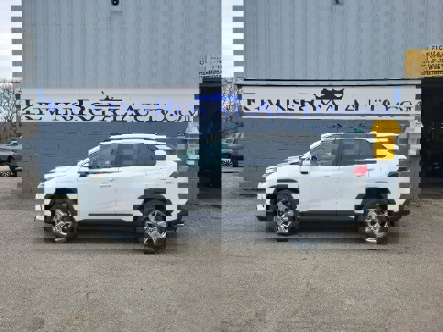 Used 2023 Toyota RAV4 XLE w/ Convenience Package image 1