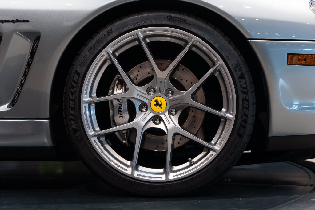 Used 2001 Ferrari 550 Maranello Coupe RWD image 15