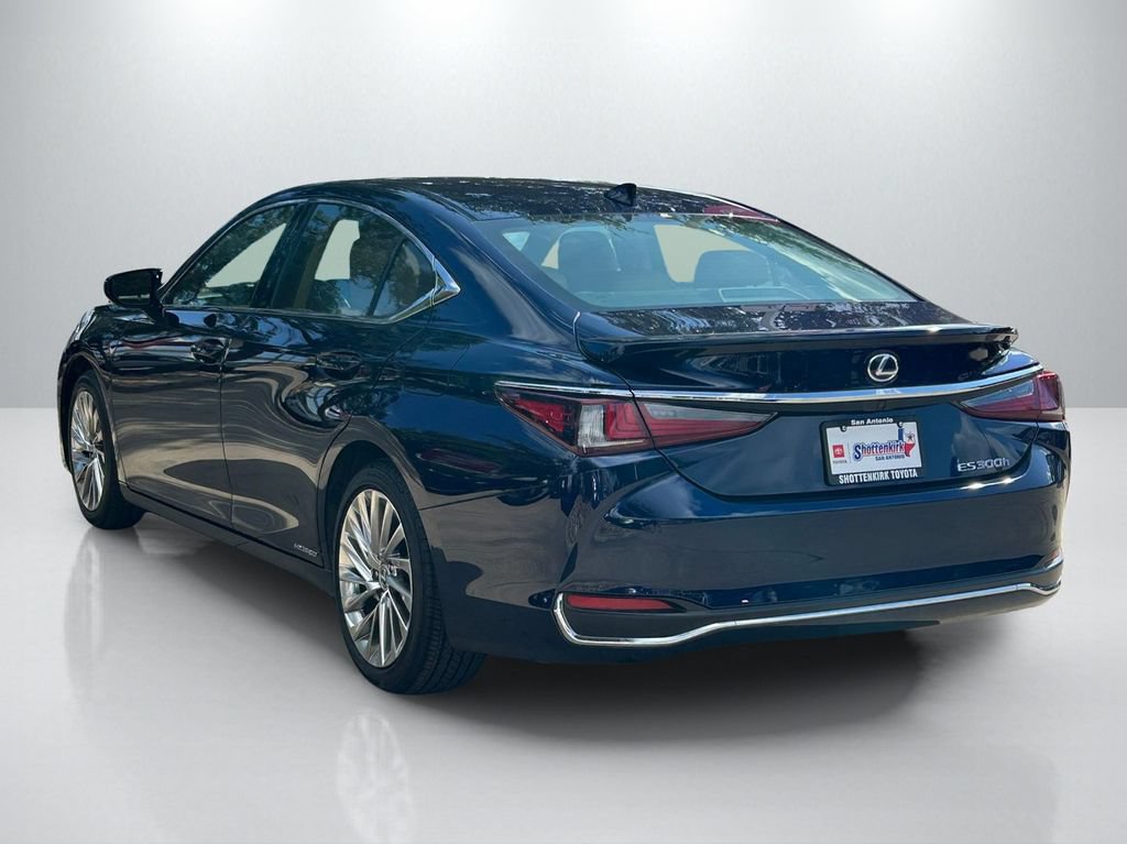 Used 2022 Lexus ES 300h w/ Luxury Package FWD image 7