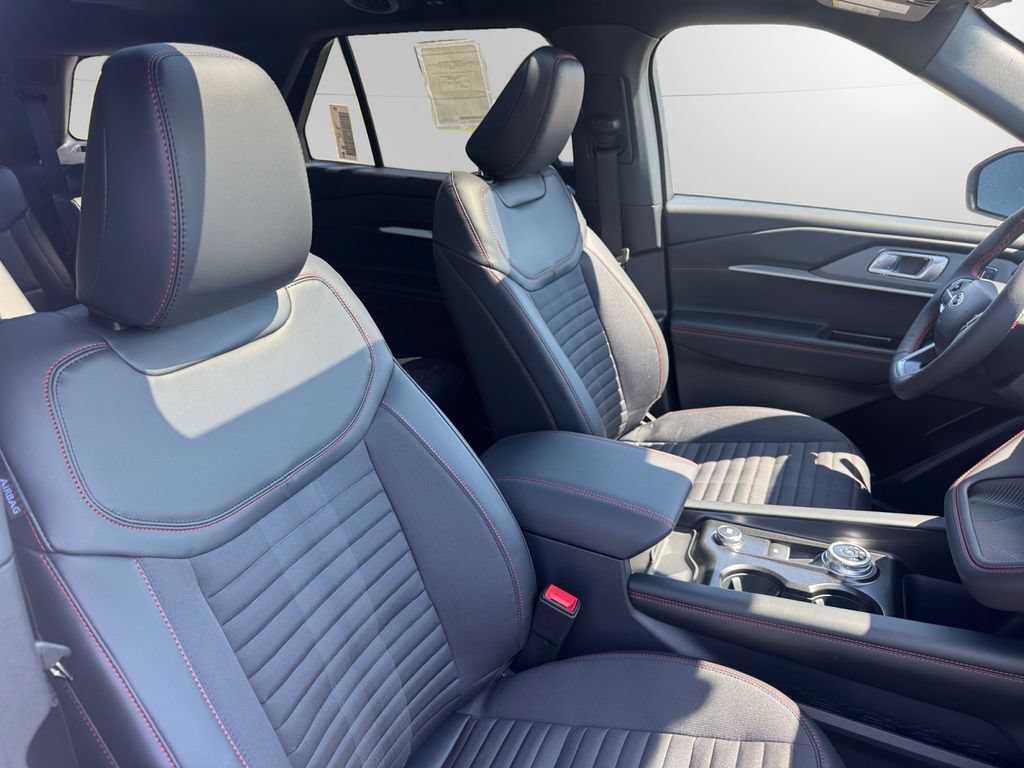 New 2026 Ford Explorer ST-Line w/ ST-Line Street Pack AWD/4WD image 15