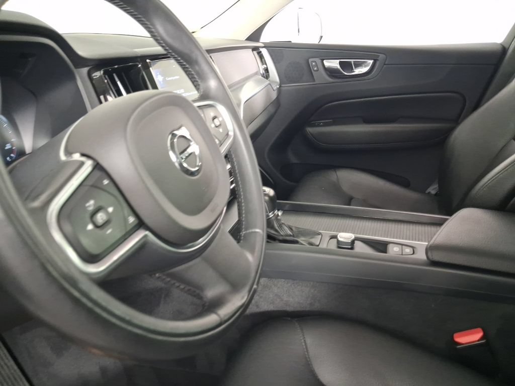 Used 2018 Volvo XC60 T6 Momentum w/ Advanced Package AWD/4WD image 22