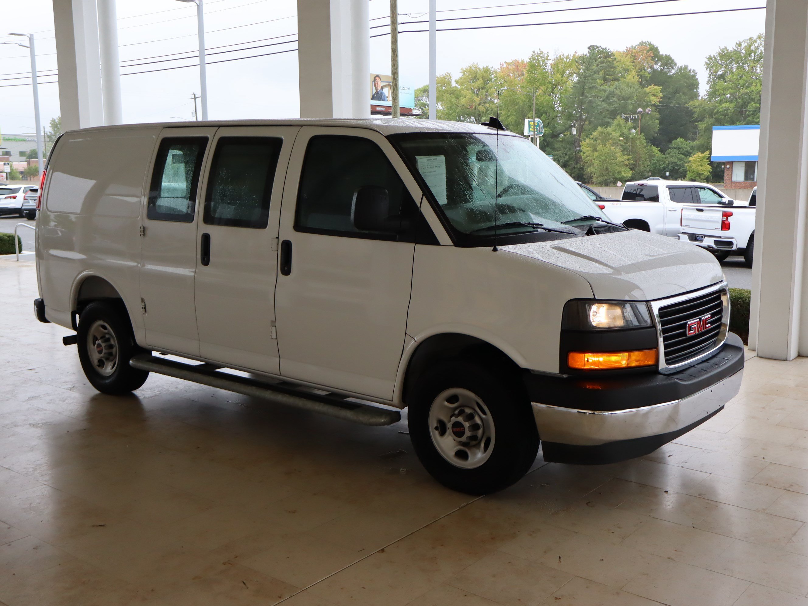 Used 2025 GMC Savana 2500 w/ Driver Convenience Package RWD image 2