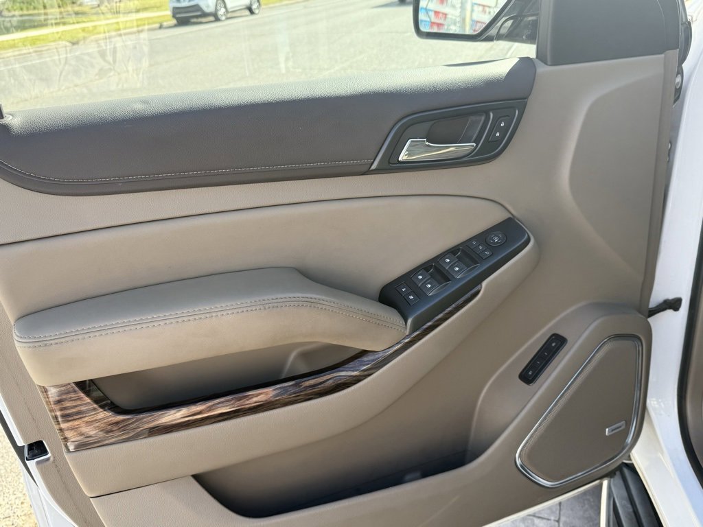 Used 2020 GMC Yukon XL SLT w/ Premium Edition image 10