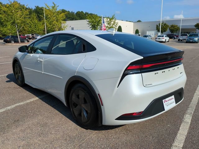 Used 2025 Toyota Prius LE FWD image 6