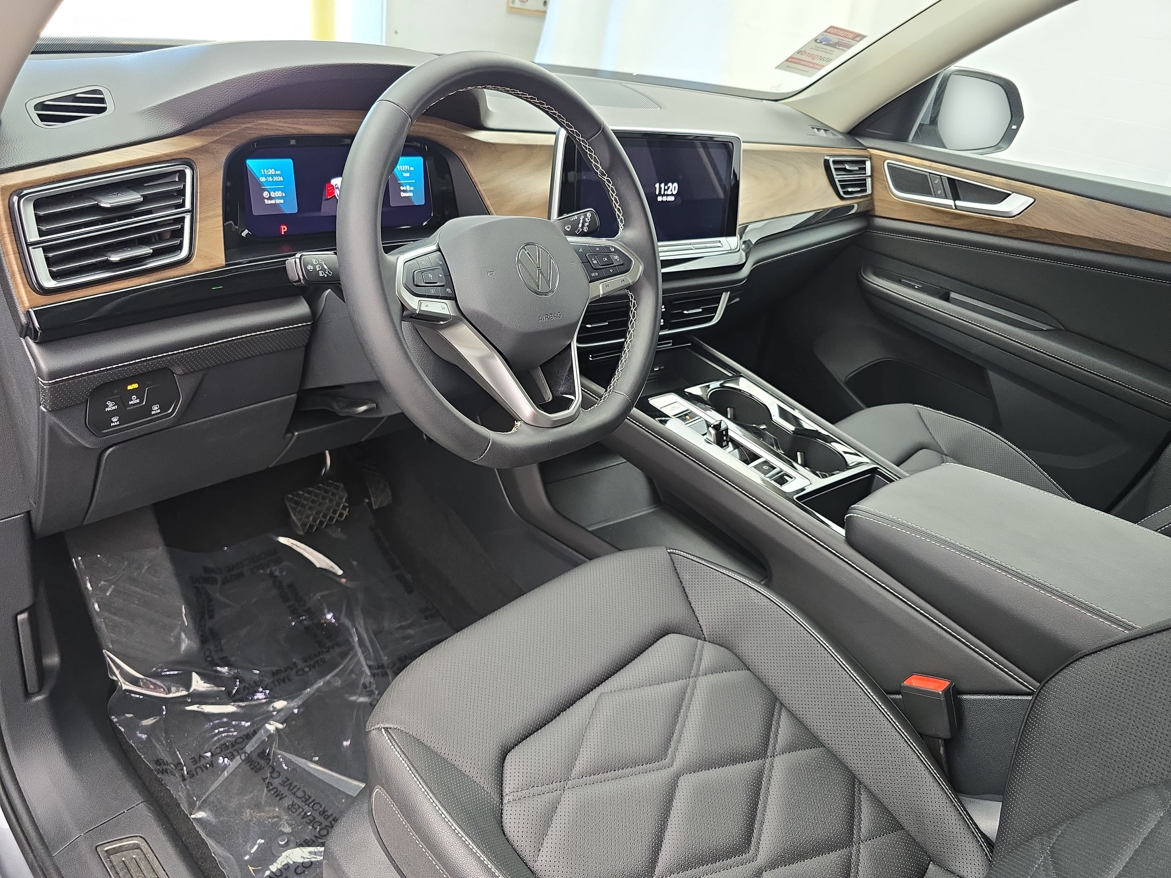 Certified 2025 Volkswagen Atlas SE AWD/4WD image 17