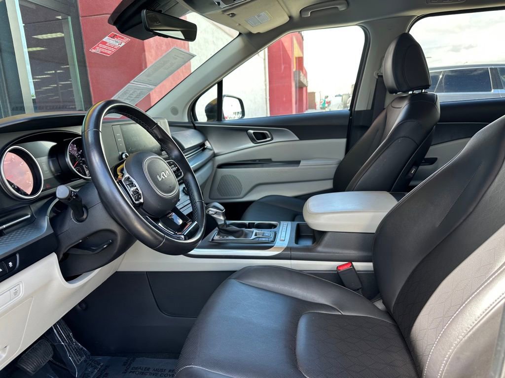 Used 2022 Kia Carnival LX image 15