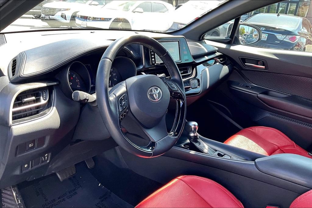 Used 2018 Toyota C-HR XLE FWD image 10