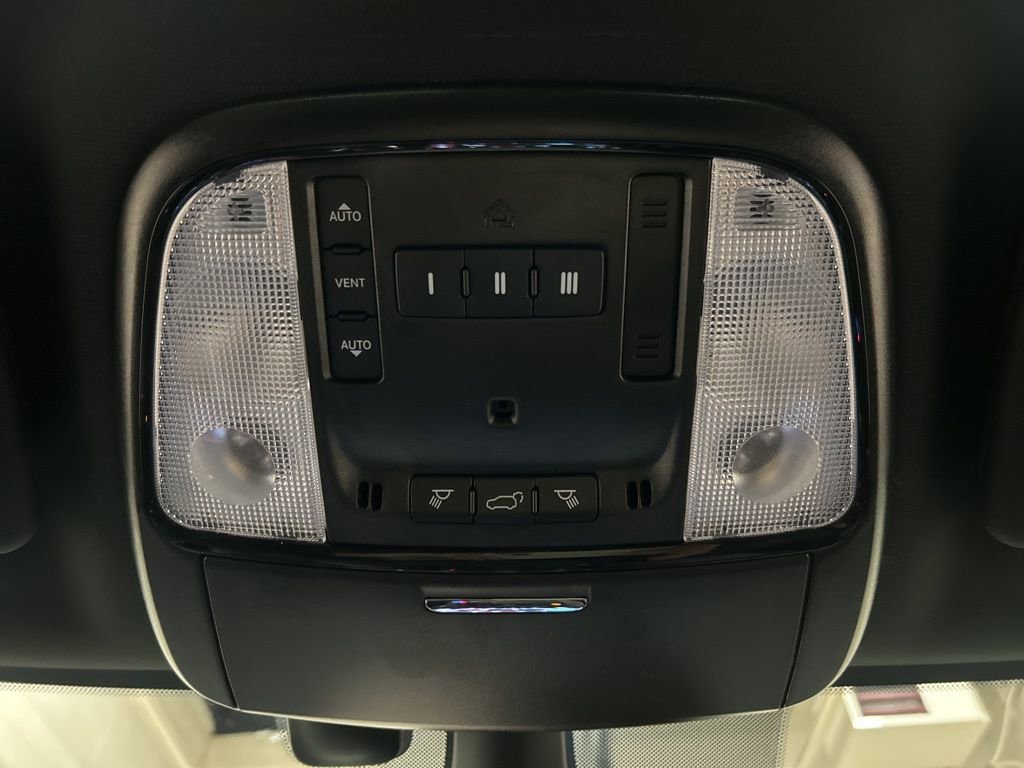 Used 2024 Dodge Durango GT image 27