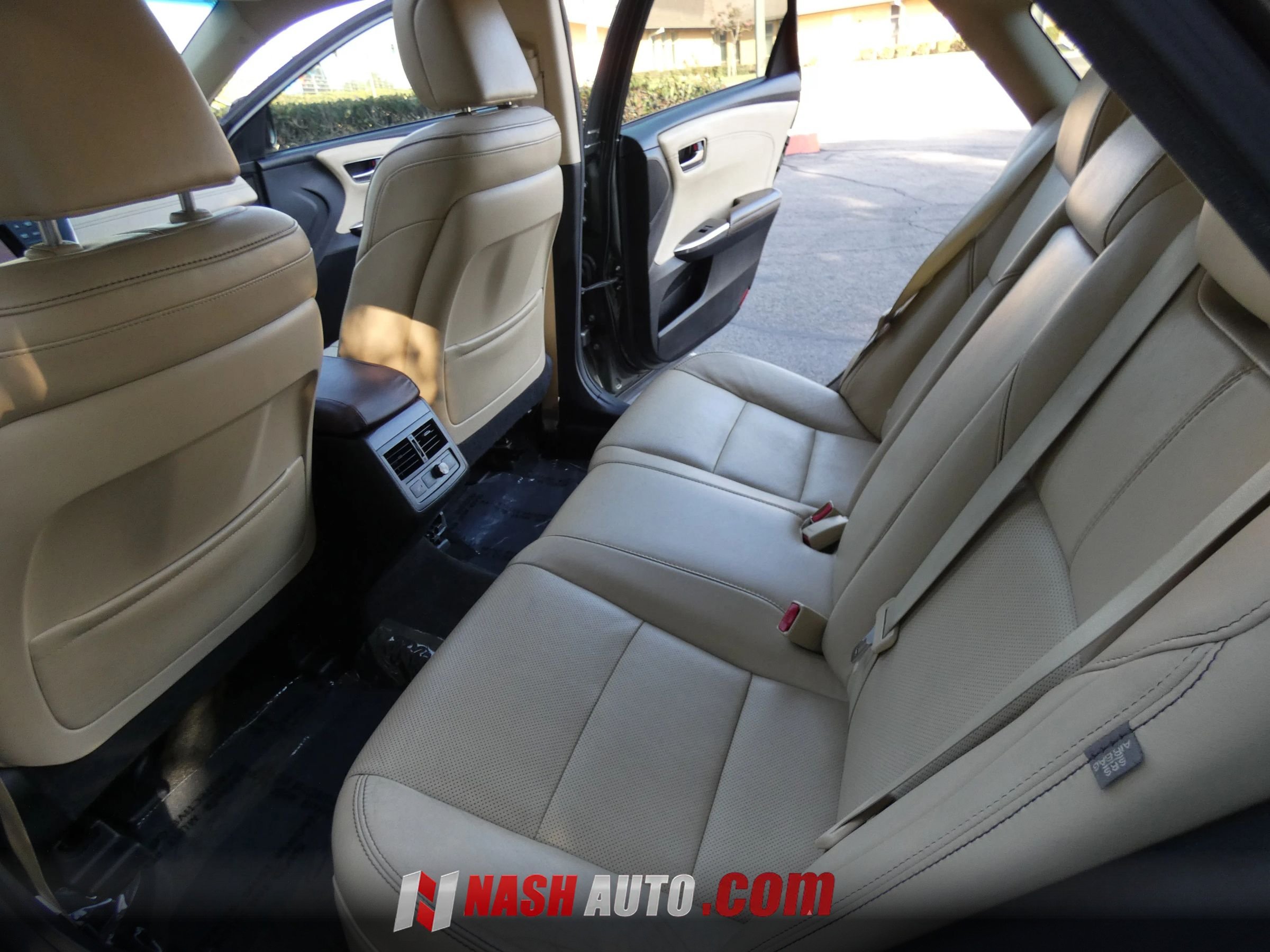 Used 2013 Toyota Avalon Limited FWD image 39