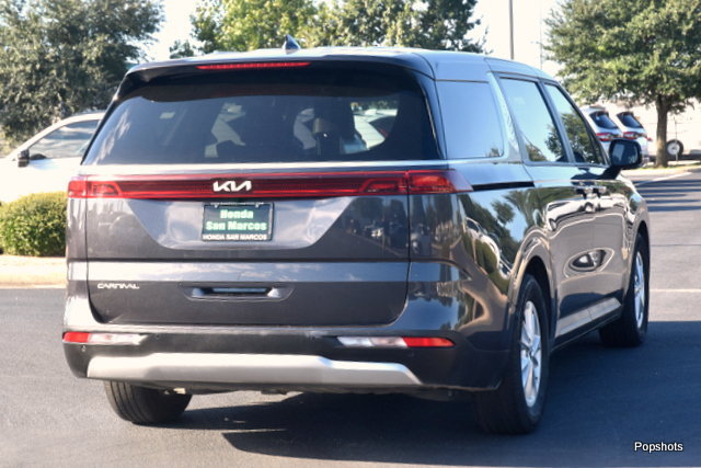 Used 2024 Kia Carnival LX FWD image 3