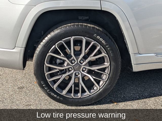 Used 2024 Jeep Grand Cherokee L Summit image 12