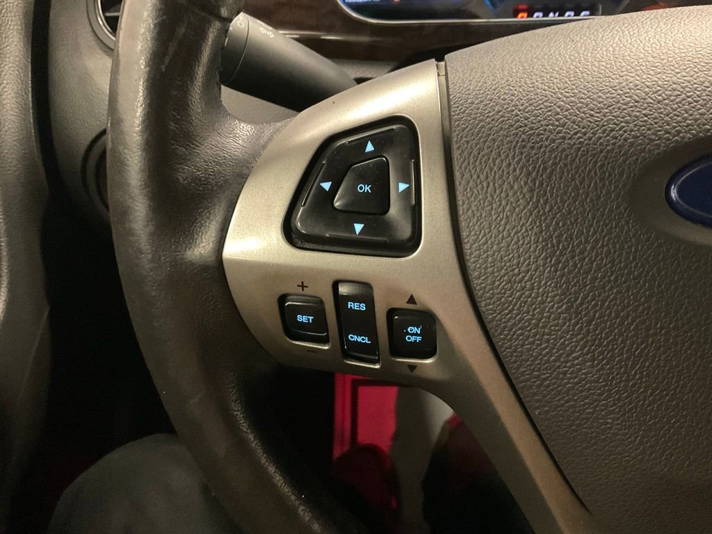 Used 2015 Ford Taurus Limited w/ Equipment Group 301A image 16