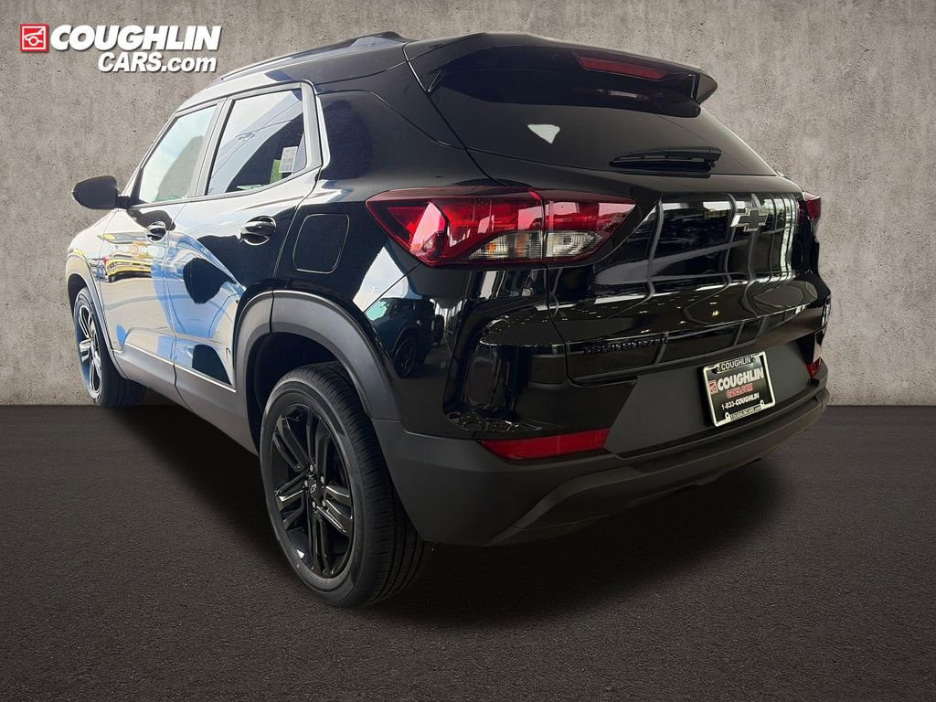 New 2026 Chevrolet TrailBlazer LT w/ Midnight Edition FWD image 3