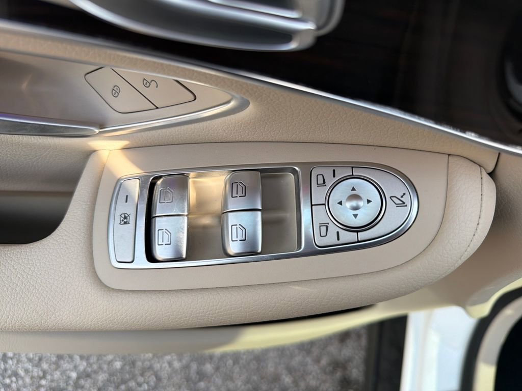 Certified 2022 Mercedes-Benz GLC 300 image 28