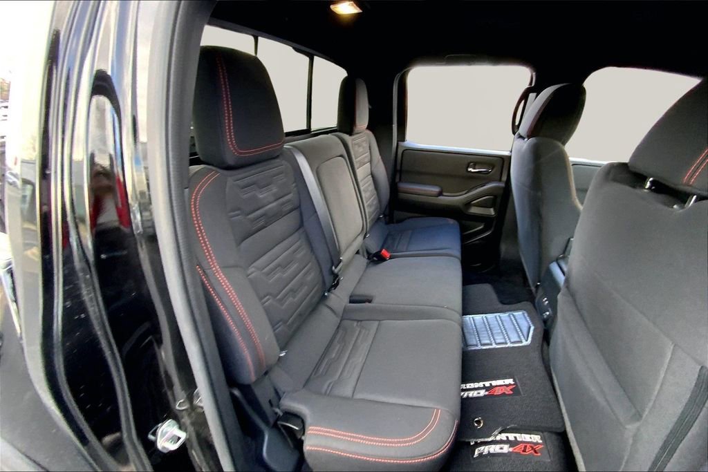 Used 2023 Nissan Frontier PRO-4X w/ Pro Convenience Package image 17
