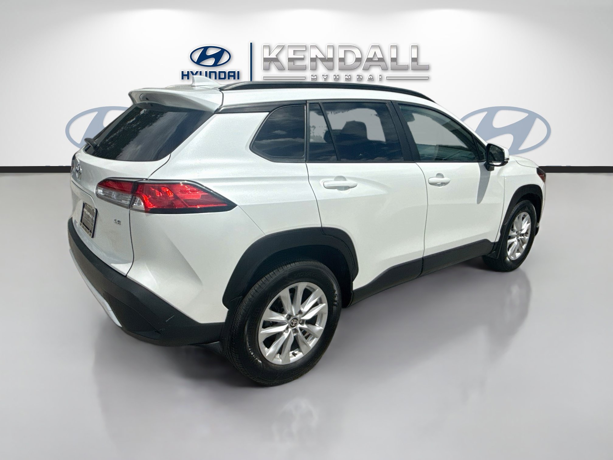 Used 2024 Toyota Corolla Cross LE w/ Moonroof Package FWD image 6