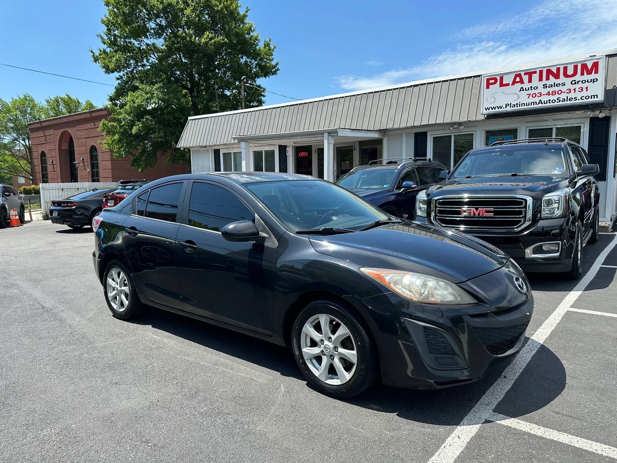 Used 2011 MAZDA MAZDA3 i Touring FWD image 1