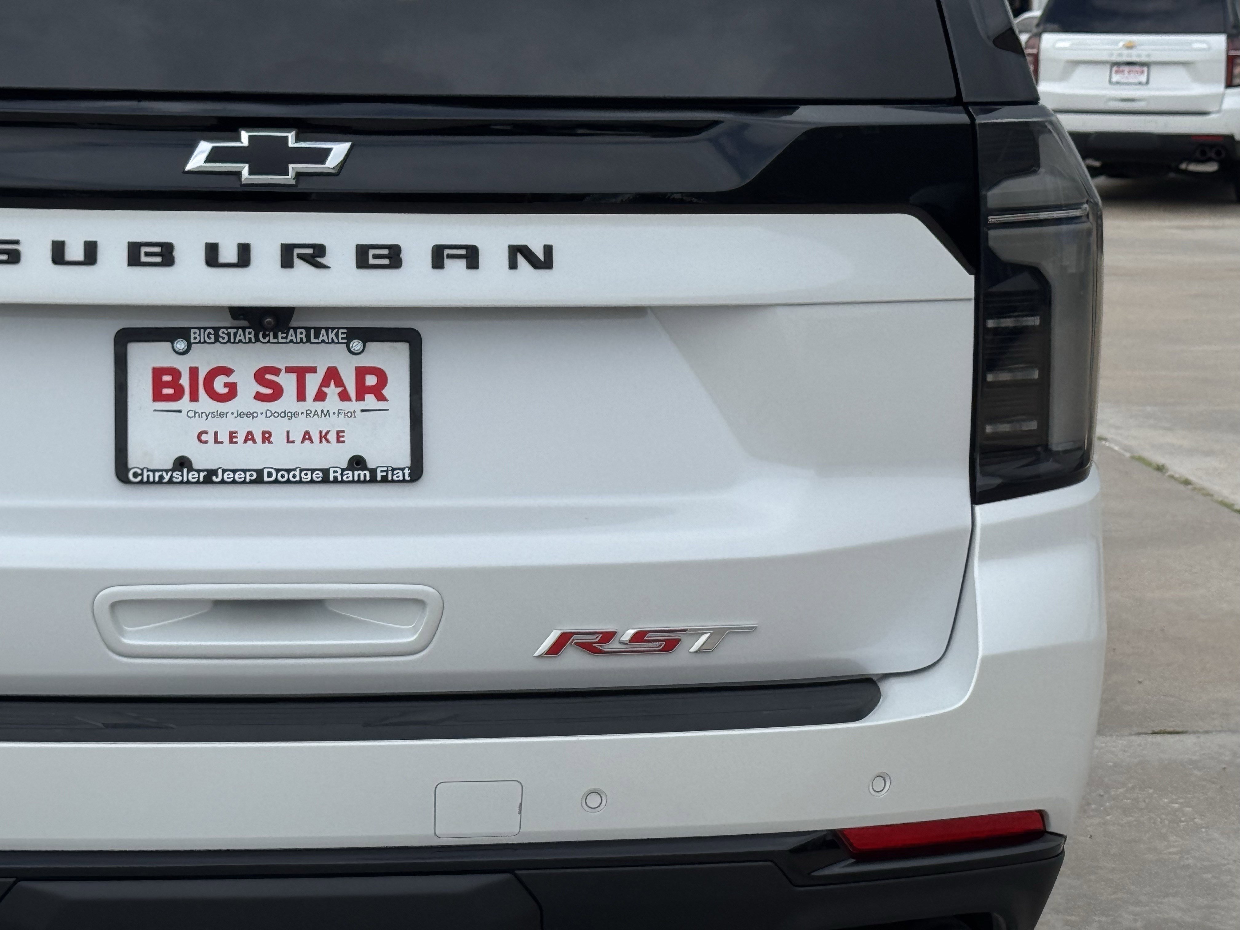 Used 2025 Chevrolet Suburban RST w/ Comfort Package image 11