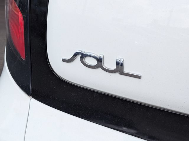 Used 2015 Kia Soul FWD image 13