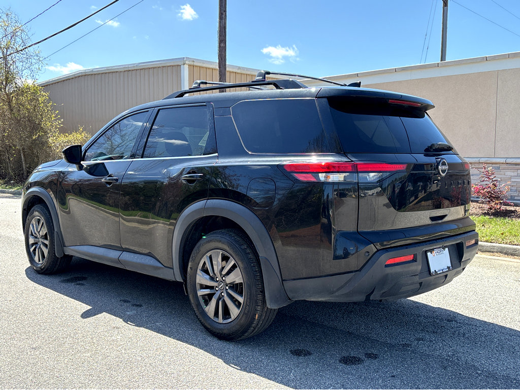 Used 2022 Nissan Pathfinder SV w/ SV Black Package image 26