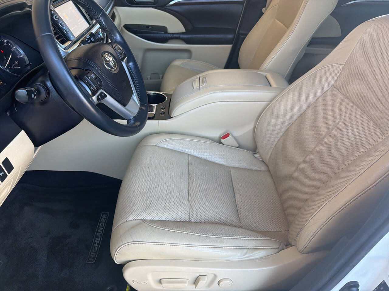 Used 2015 Toyota Highlander Limited image 15