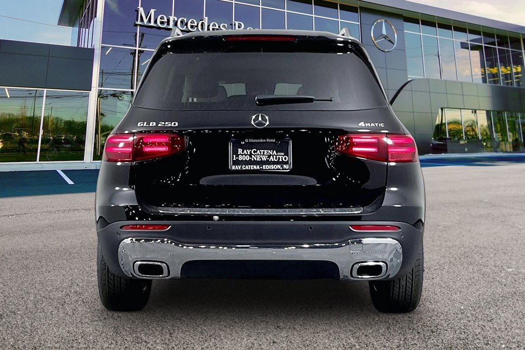 New 2026 Mercedes-Benz GLB 250 4MATIC image 4