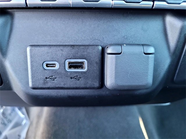 Used 2022 Chevrolet Silverado 1500 Custom image 16