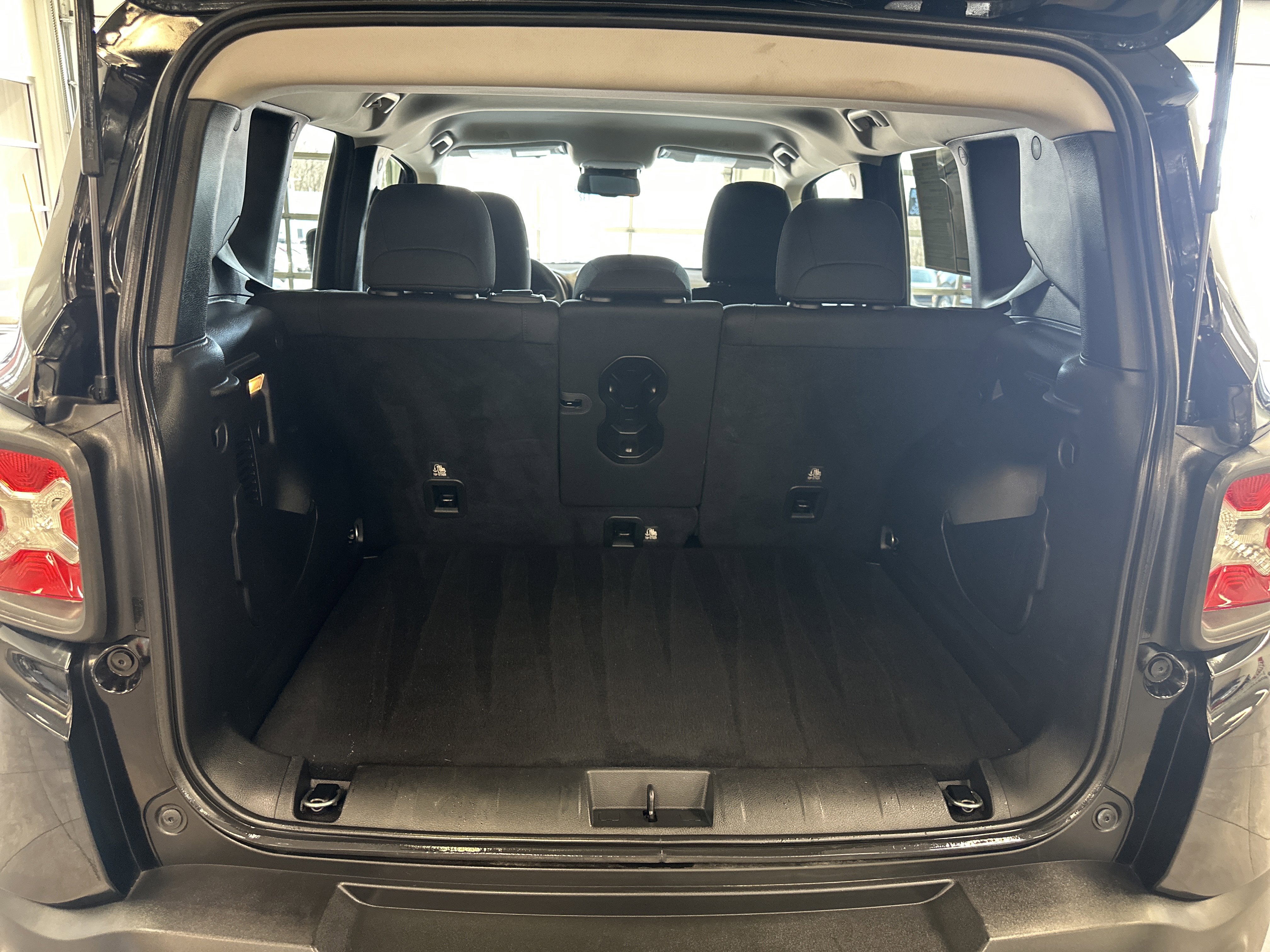 Used 2022 Jeep Renegade Latitude w/ Convenience Group image 6