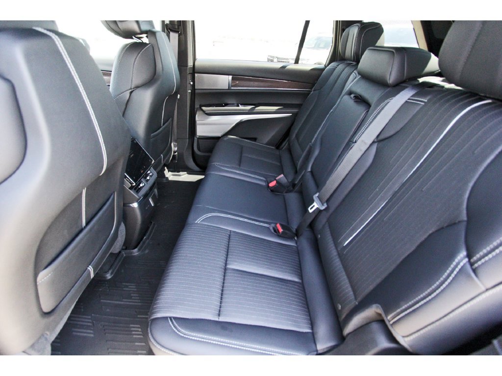 New 2027 Cadillac Vistiq Sport AWD/4WD image 7