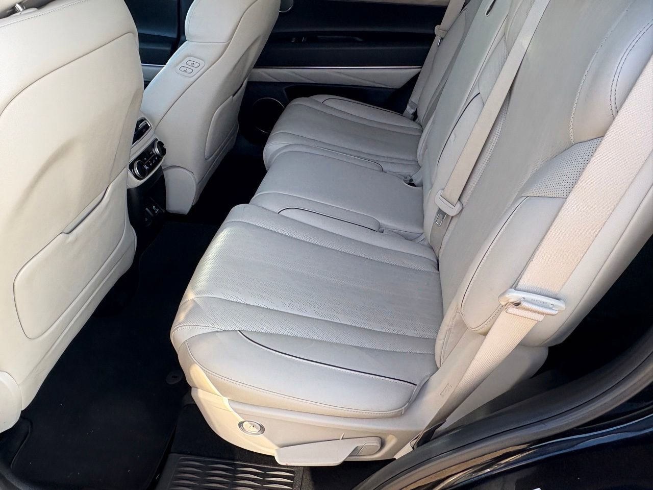Used 2022 Genesis GV80 2.5T w/ Prestige Package 04 AWD/4WD image 26