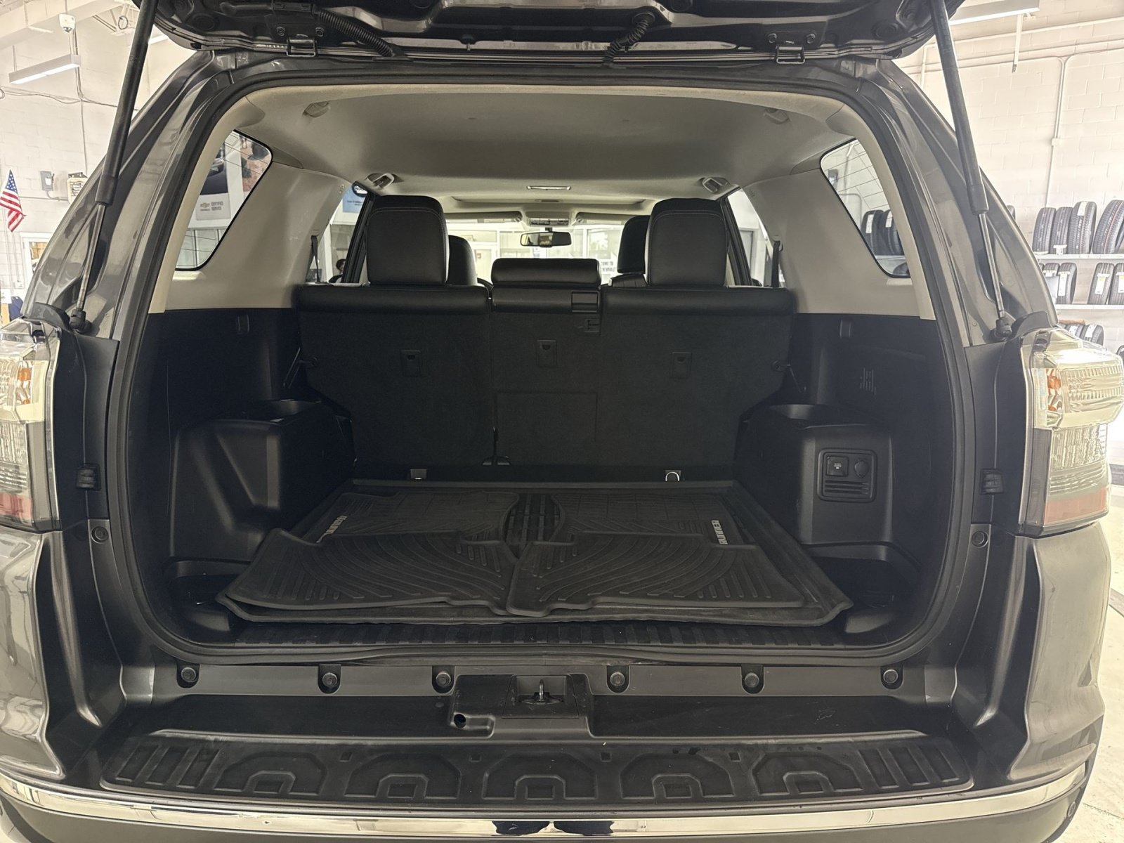 Used 2016 Toyota 4Runner Limited AWD/4WD image 27