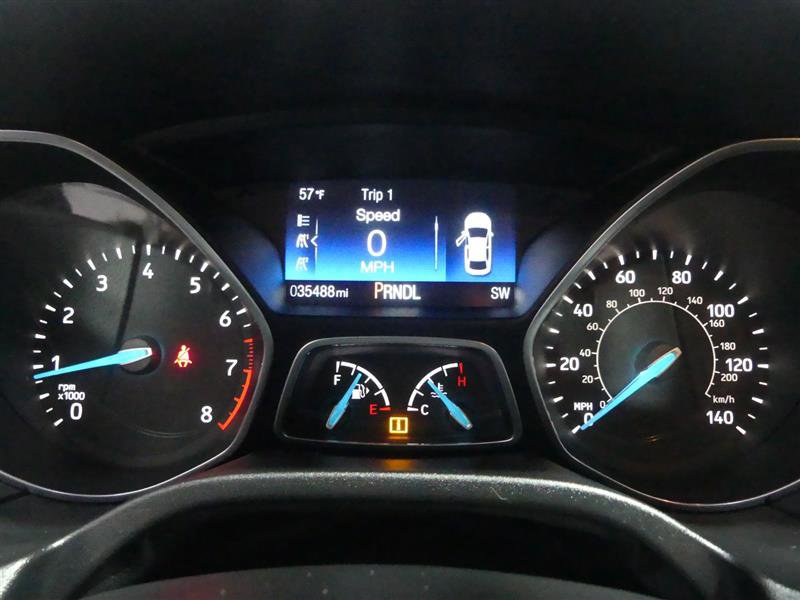 Used 2018 Ford Focus SE w/ SE Appearance Package image 31