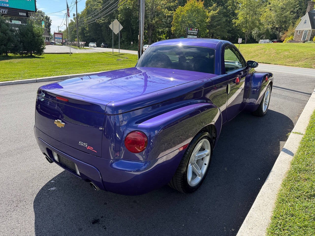 Used 2004 Chevrolet SSR w/ Preferred Equipment Group RWD image 5