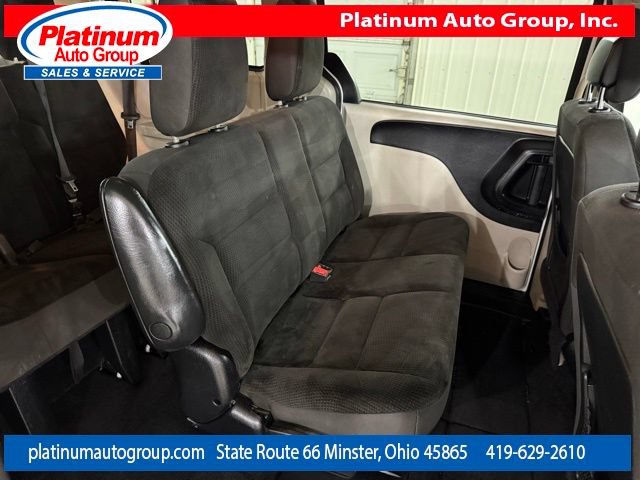 Used 2017 Dodge Grand Caravan SE FWD image 33