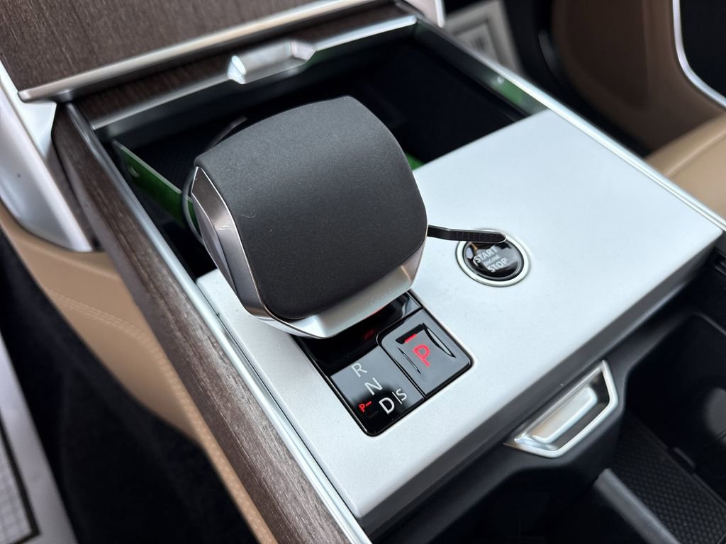 New 2026 Land Rover Range Rover Long Wheelbase SE image 28