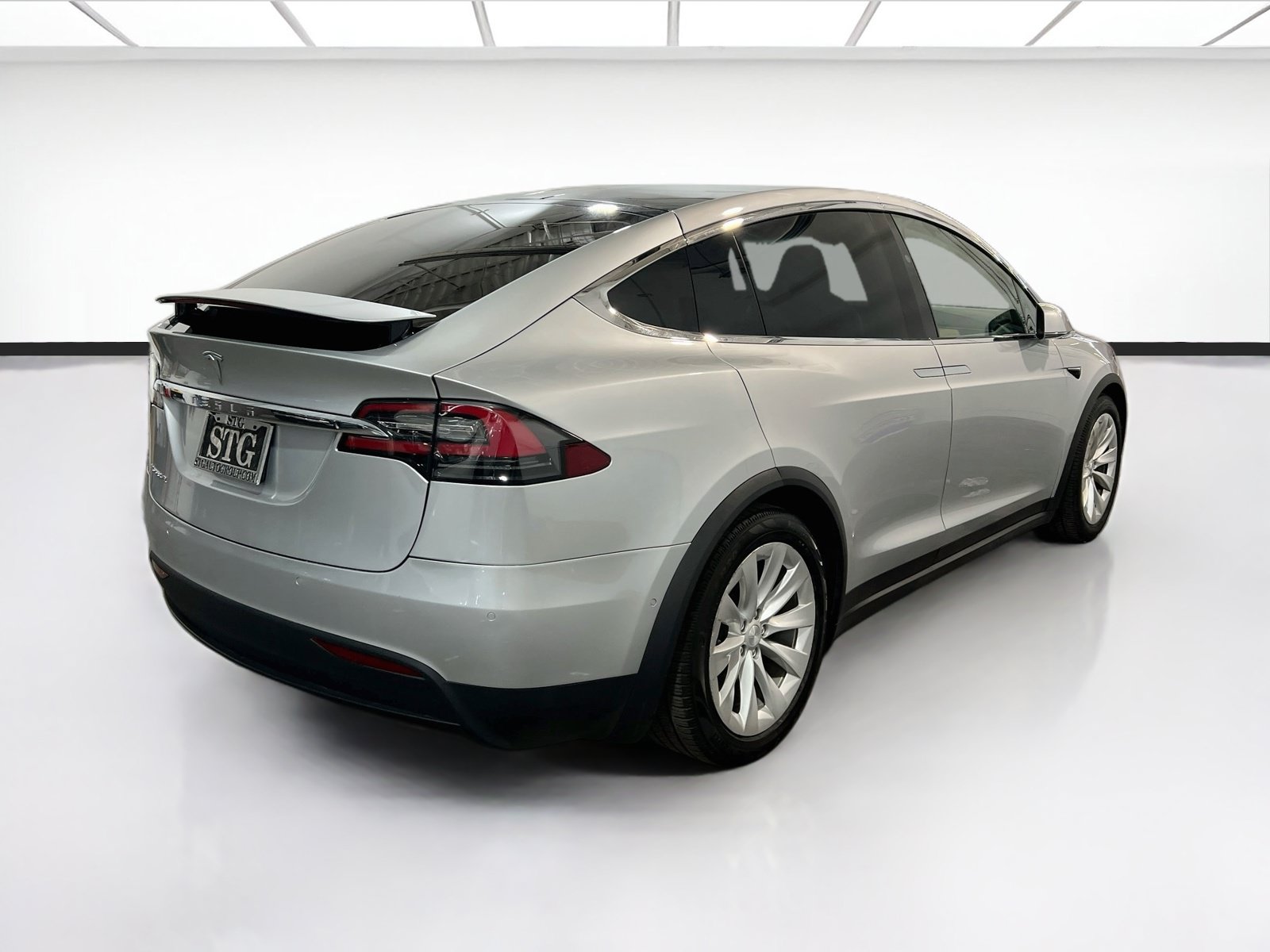 Used 2018 Tesla Model X 75D AWD/4WD image 4