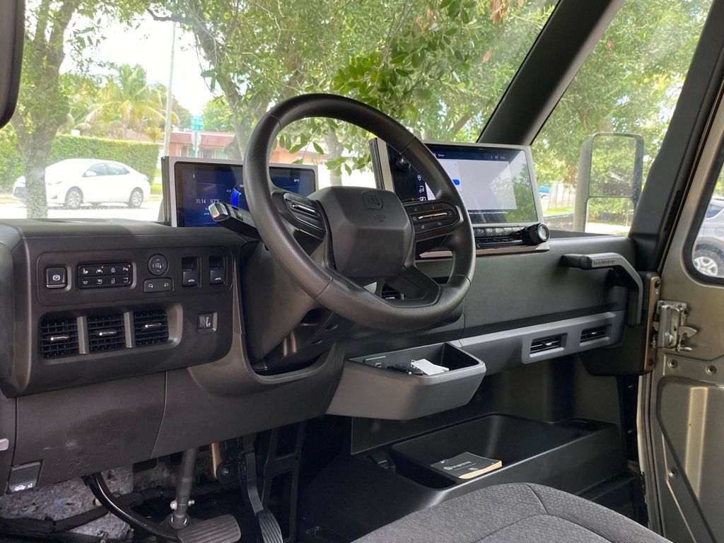 Used 2024 Chevrolet Brightdrop 400 w/ Commercial Equipment Package AWD/4WD image 16