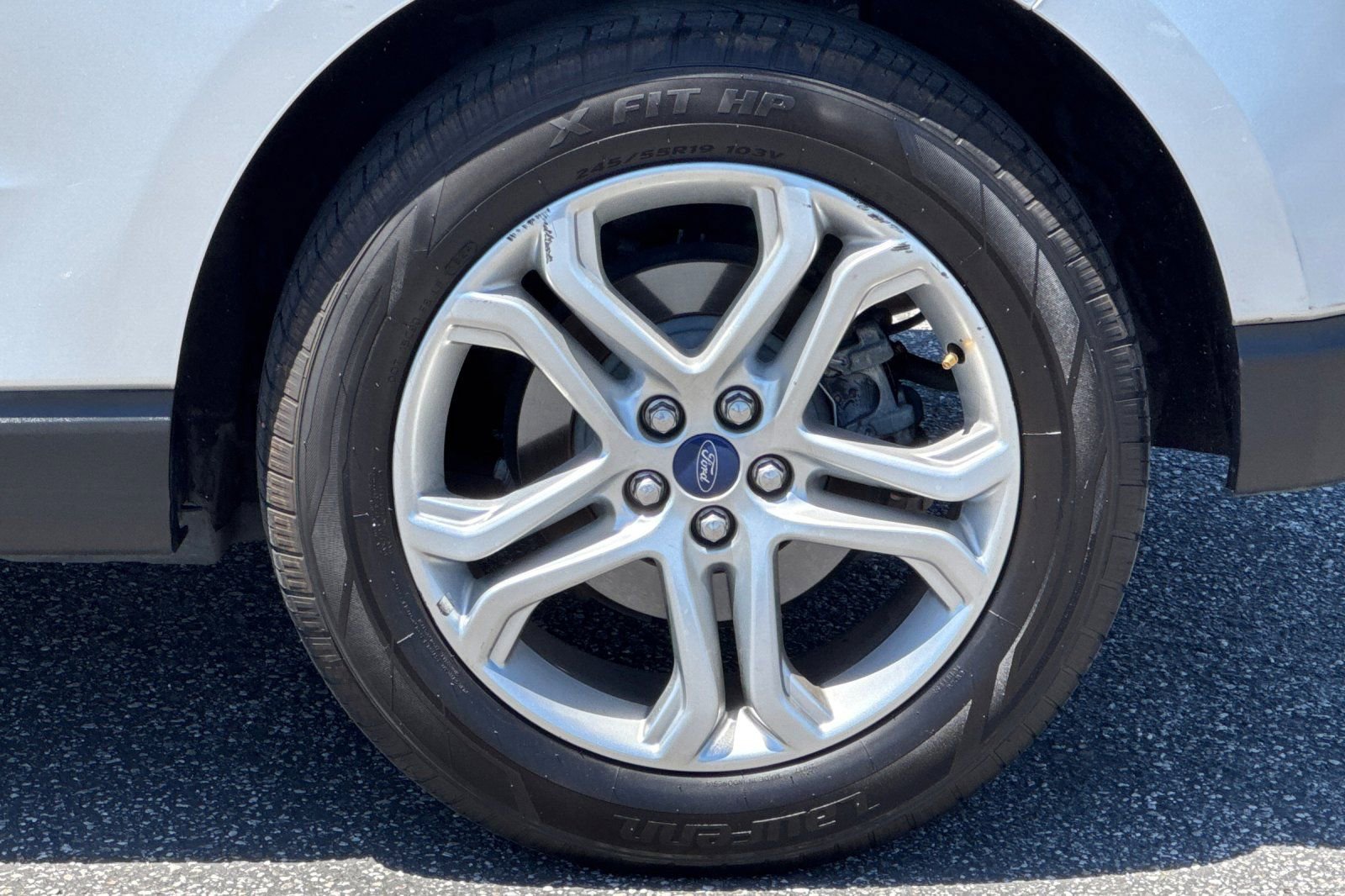 Used 2017 Ford Edge Titanium FWD image 27