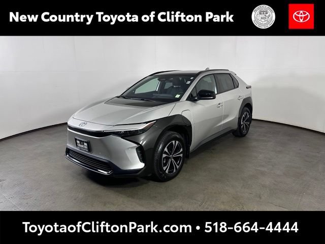 Used 2025 Toyota bZ4X AWD w/ Weather Package image 7